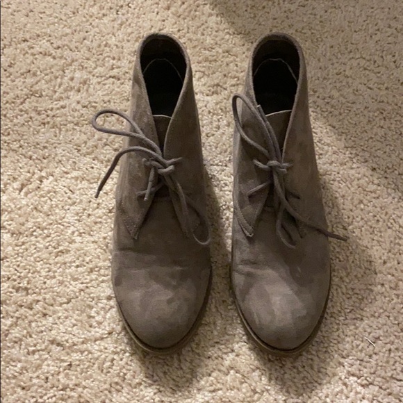 Grey suede booties - Picture 3 of 4